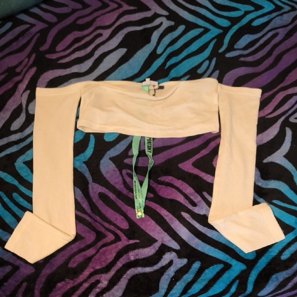 NWOT Mistress Rocks | Chic White Long Sleeve Crop Top